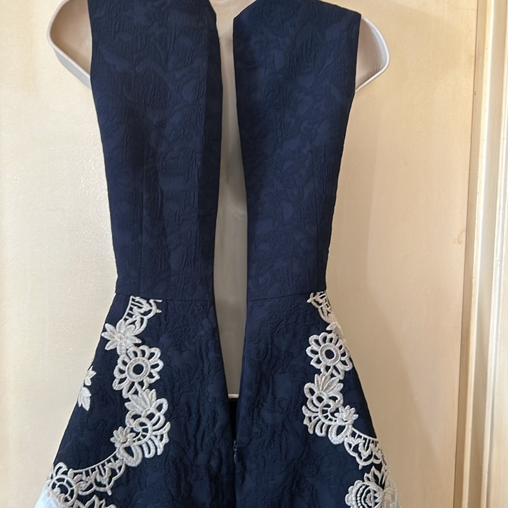 Black silk brocade dress with ivory lace embroidery and watercolor patches sz4 - Picture 11 of 12